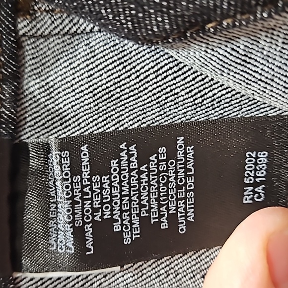 NWT, Axcess, (Liz Claiborne Co),Black Shimmery, Pleated Denim Skirt Sz 16, Belt - Picture 9 of 15